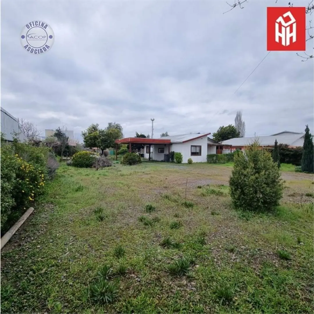 Casa con terreno urbano en el centro de Quillón